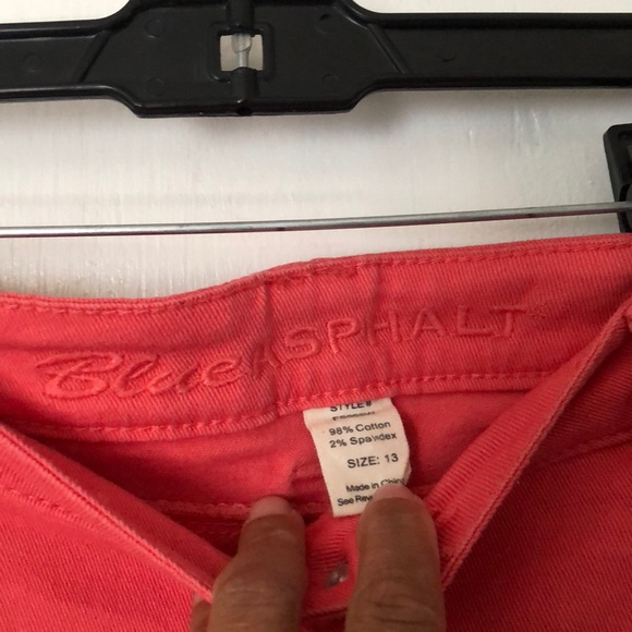 Shorts - Picture 2 of 3